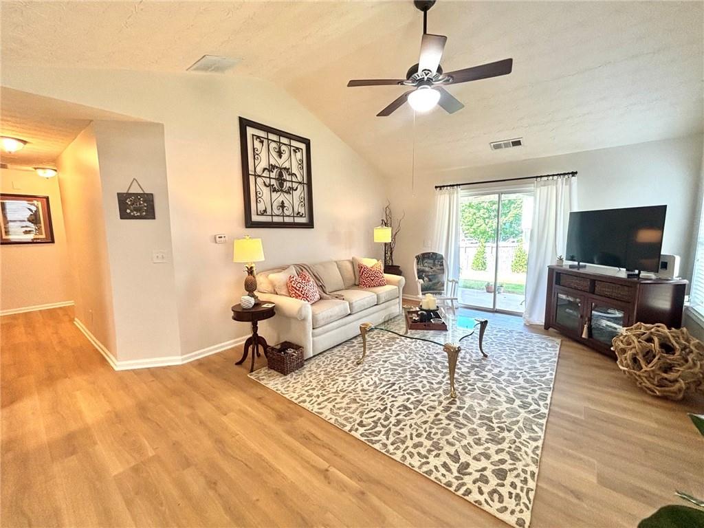 312 Woodland Pass Property Photo 8