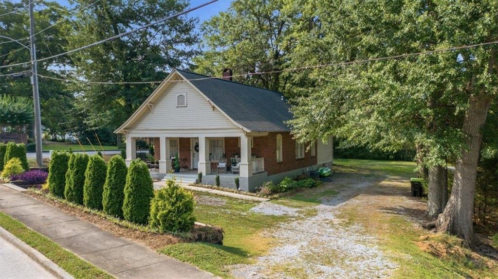 550 Elm Street Property Photo 1