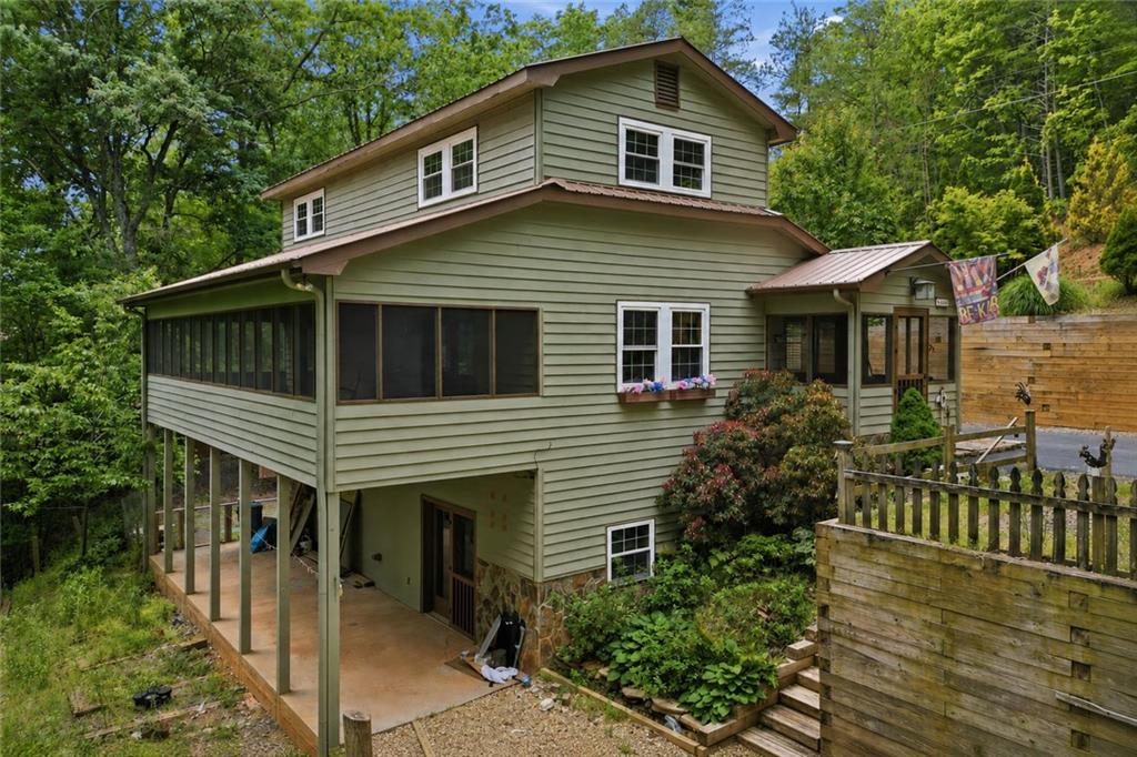 946 Laurel Circle Property Photo 1