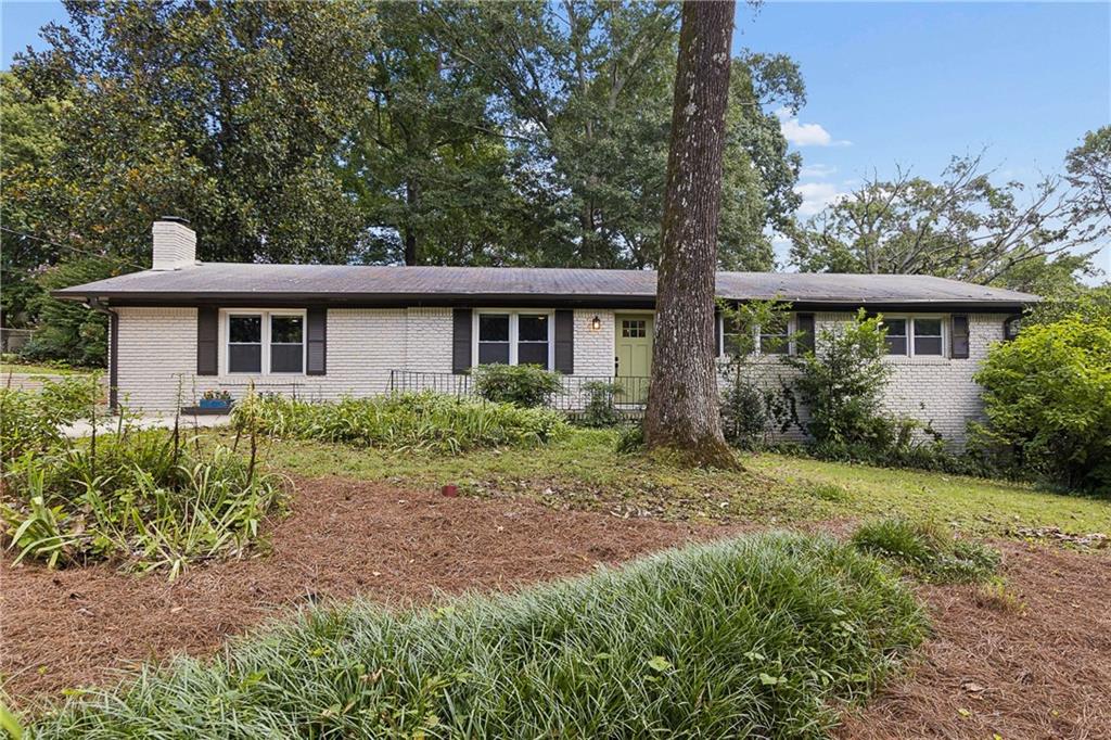 412 Derbyshire Drive Property Photo 1
