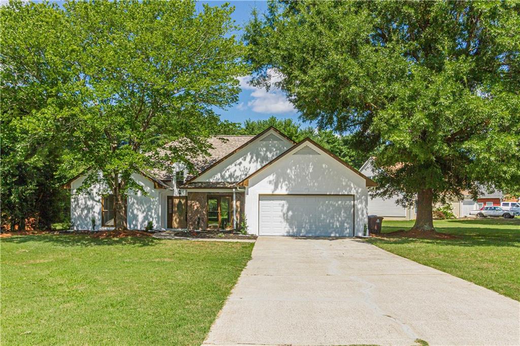 100 Winslow Court Property Photo 1