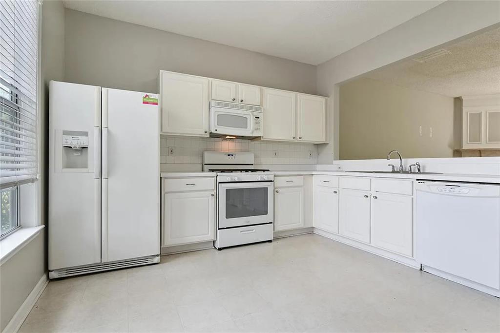 9155 Nesbit Ferry Road Unit 47 Property Photo 4