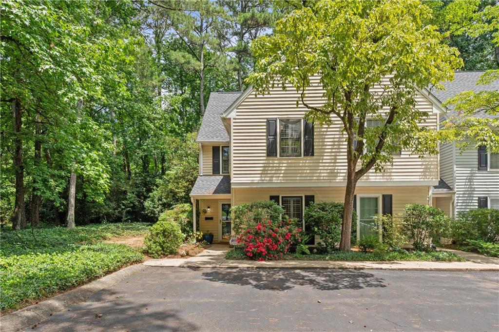 4101 N Gloucester Place