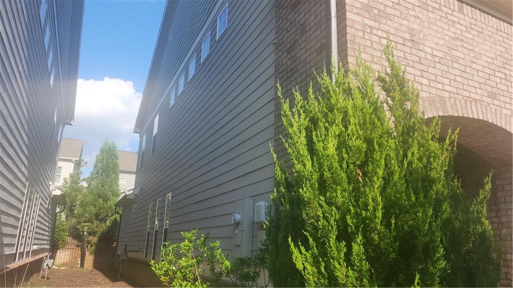 561 Onyx Landing Property Photo 4