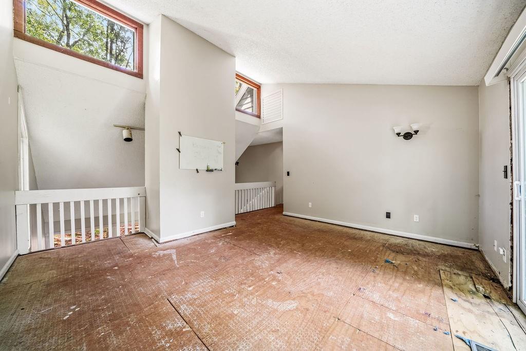 1951 Kinridge Road Property Photo 15