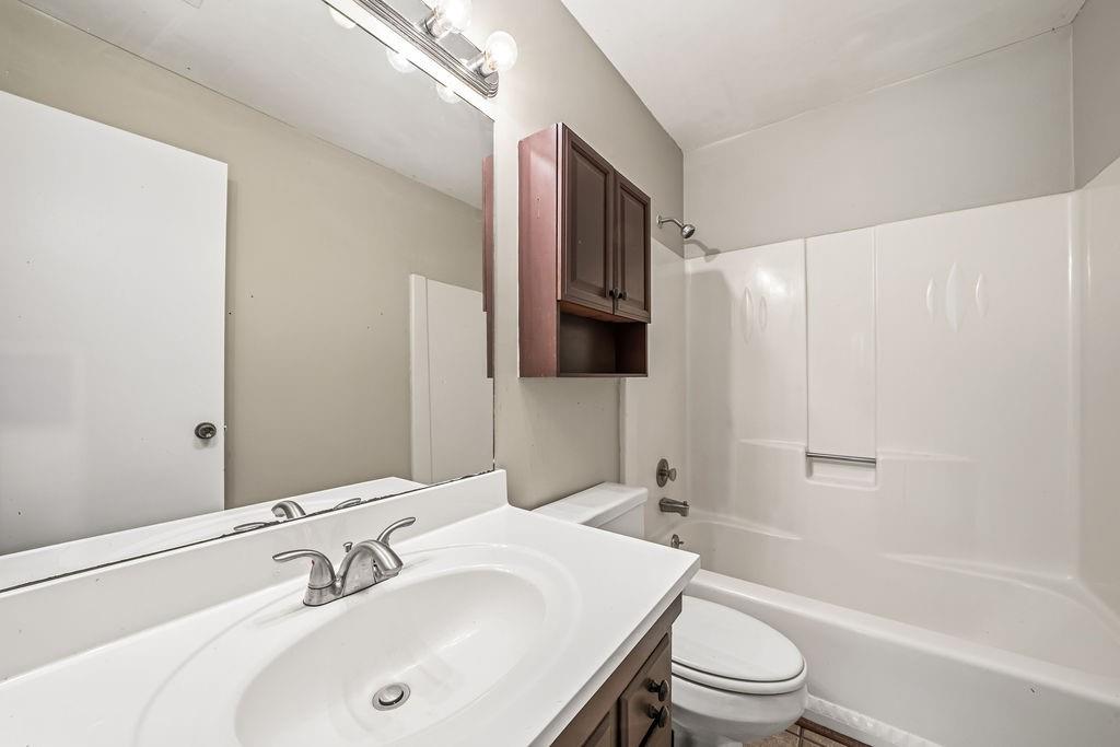 1951 Kinridge Road Property Photo 21