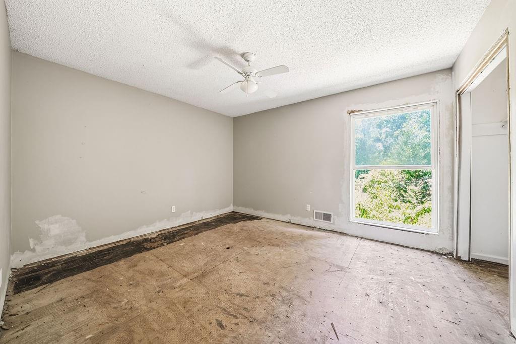 1951 Kinridge Road Property Photo 22