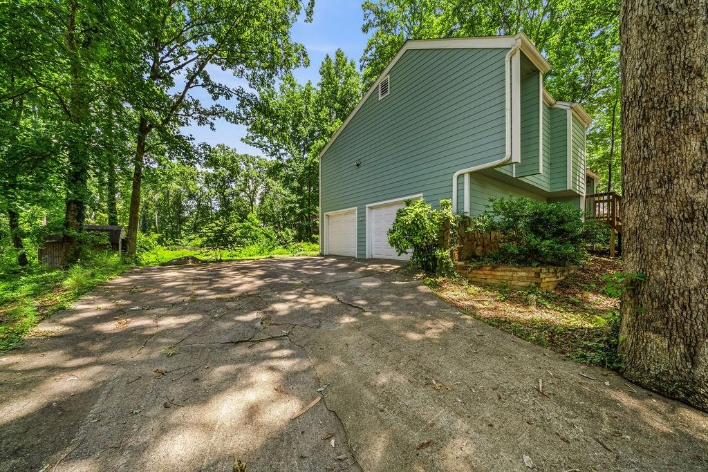 1951 Kinridge Road Property Photo 24