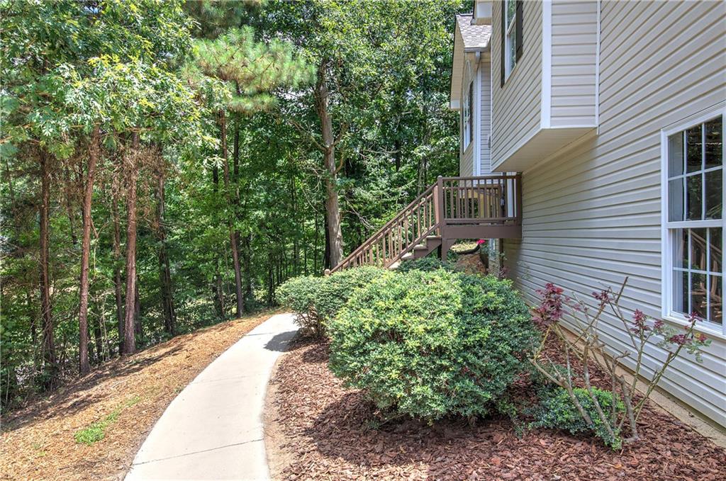 290 Whispering Waters Drive Property Photo 3