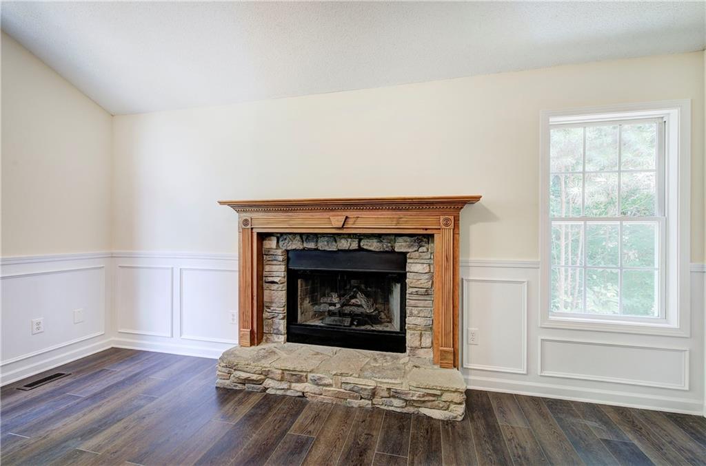 290 Whispering Waters Drive Property Photo 9