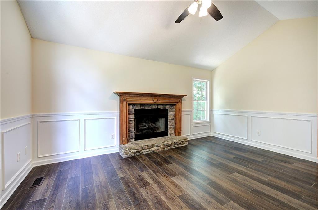 290 Whispering Waters Drive Property Photo 13