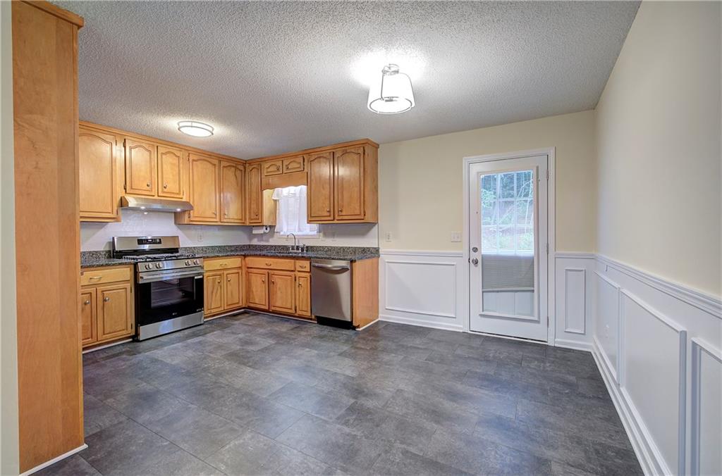 290 Whispering Waters Drive Property Photo 16