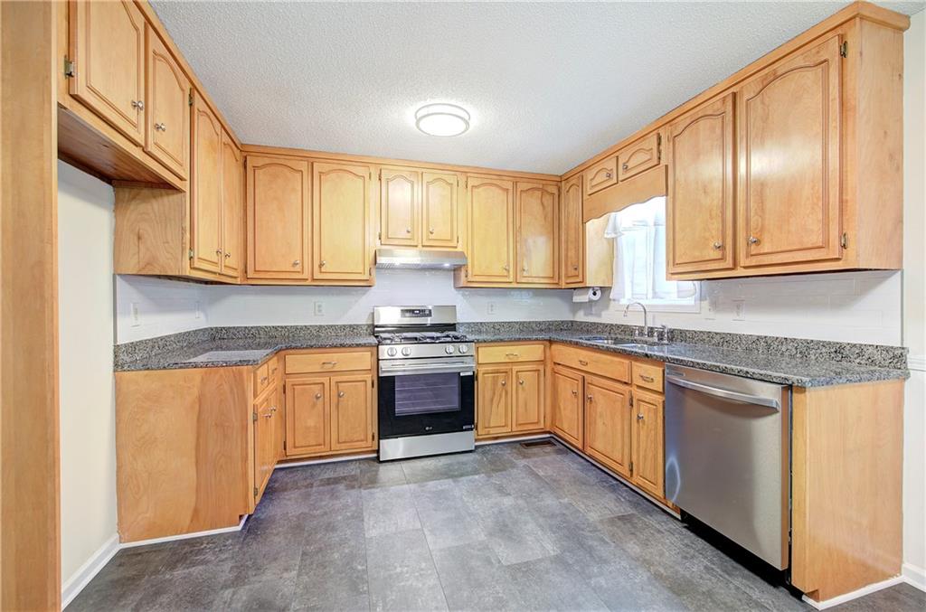 290 Whispering Waters Drive Property Photo 17