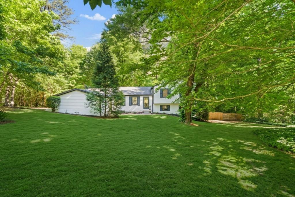 3000 White Hurst
