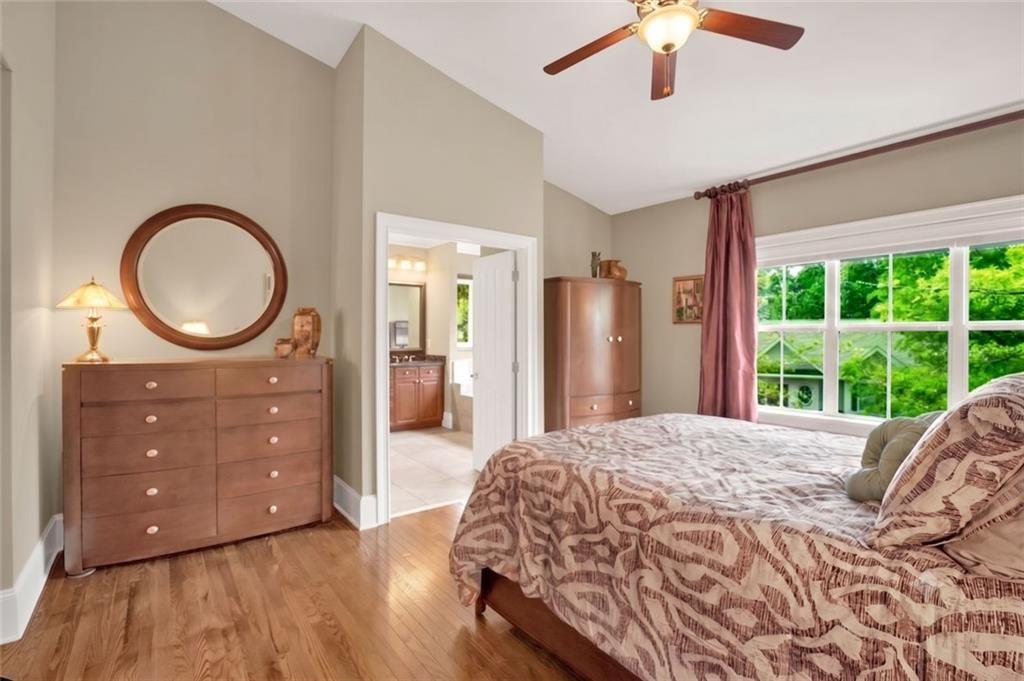 5464 Glenridge View Ne Property Photo 7