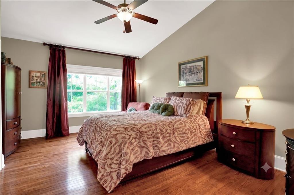5464 Glenridge View Ne Property Photo 8