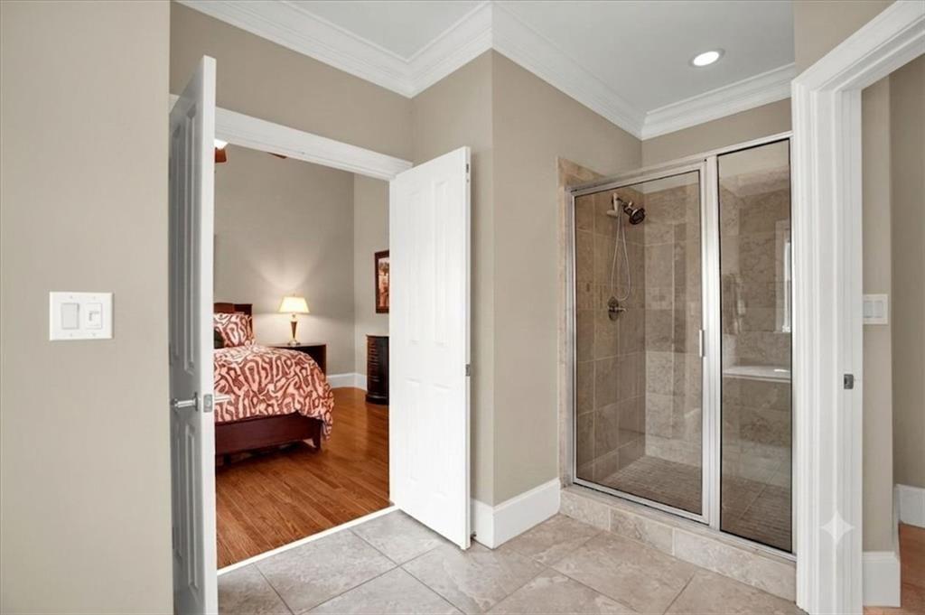 5464 Glenridge View Ne Property Photo 9