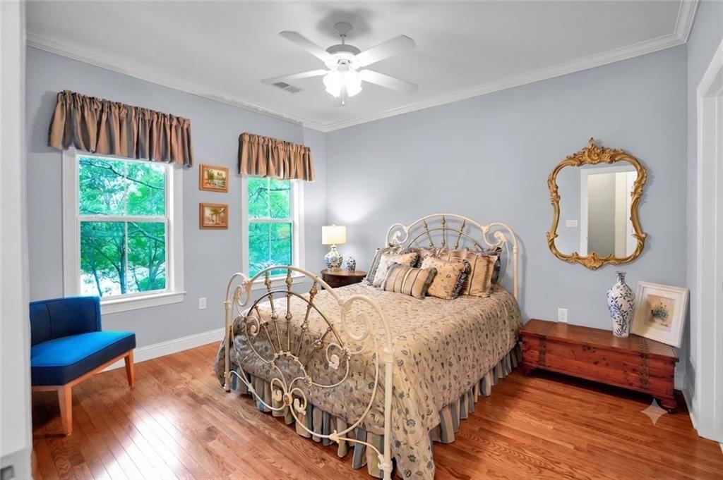 5464 Glenridge View Ne Property Photo 11