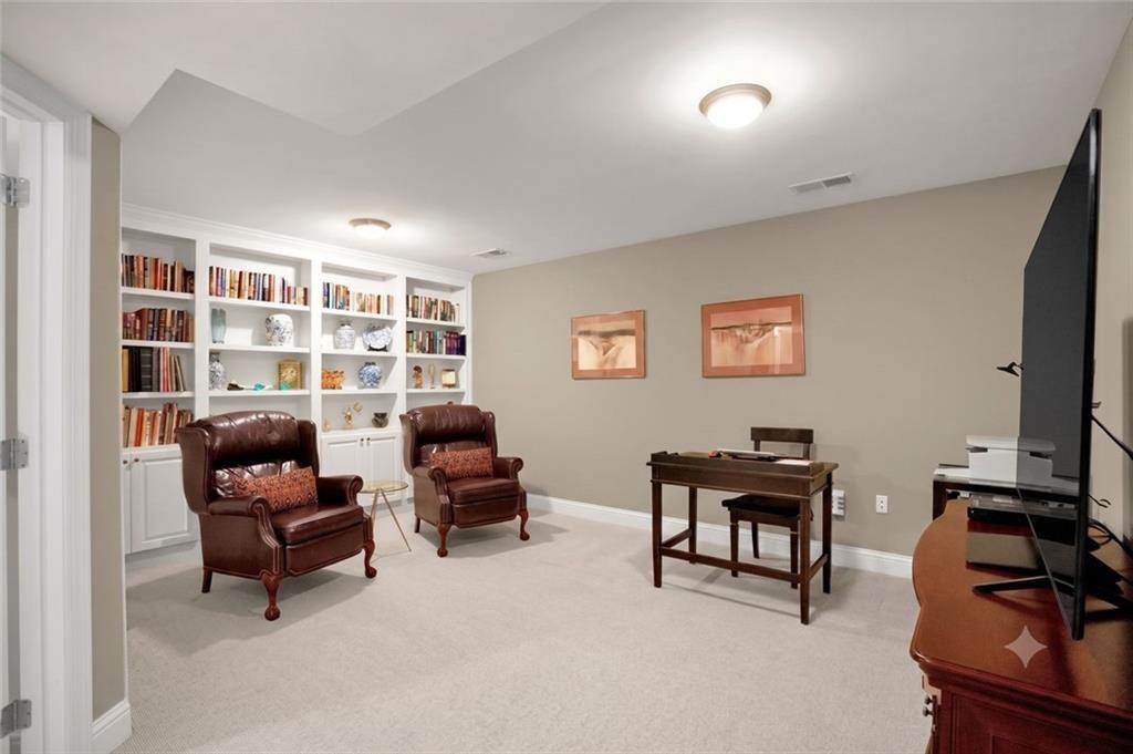 5464 Glenridge View Ne Property Photo 15