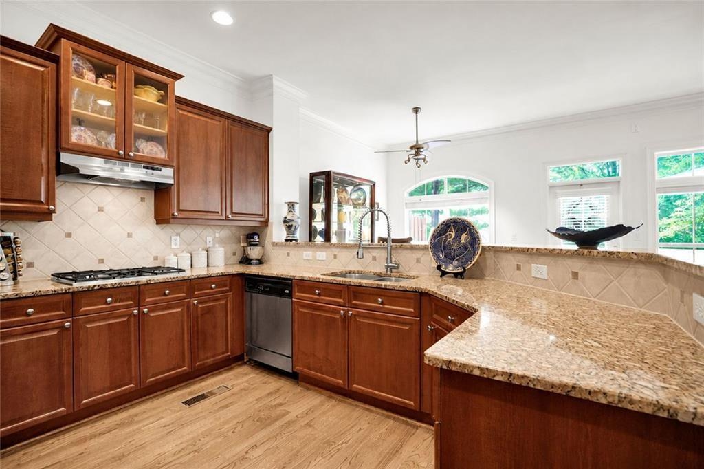 5464 Glenridge View Ne Property Photo 29