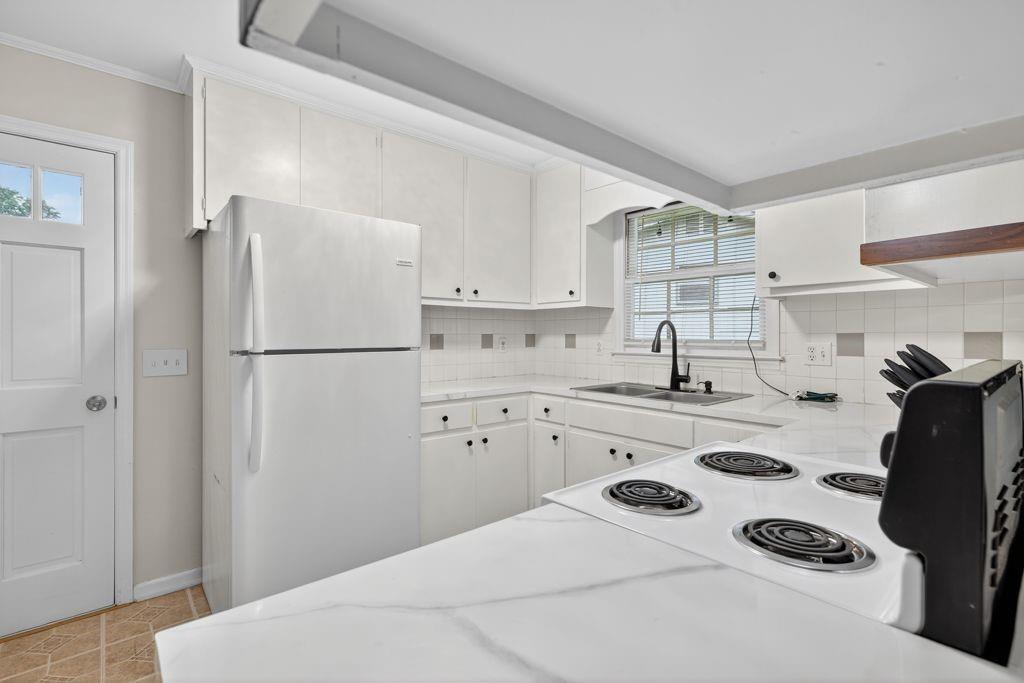 8 Taylor Road Property Photo 24