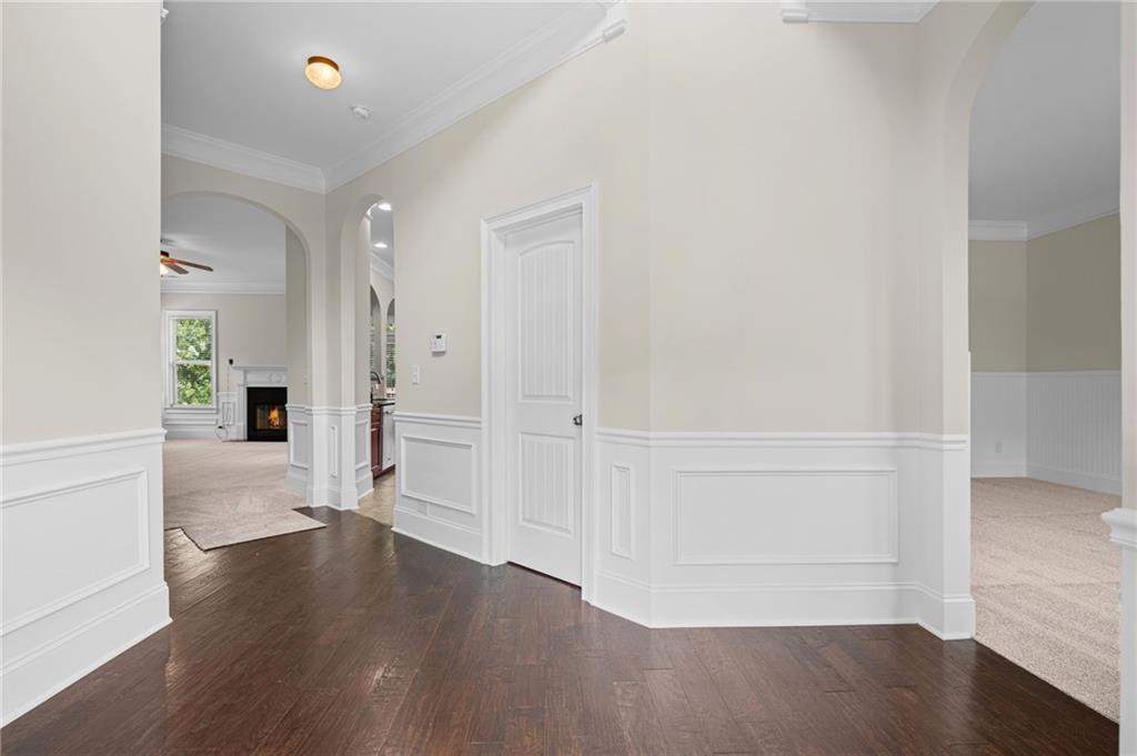 105 Shaw Lane Property Photo 4