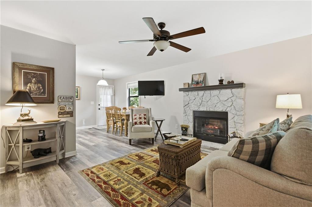 94 Winding Way Property Photo 1