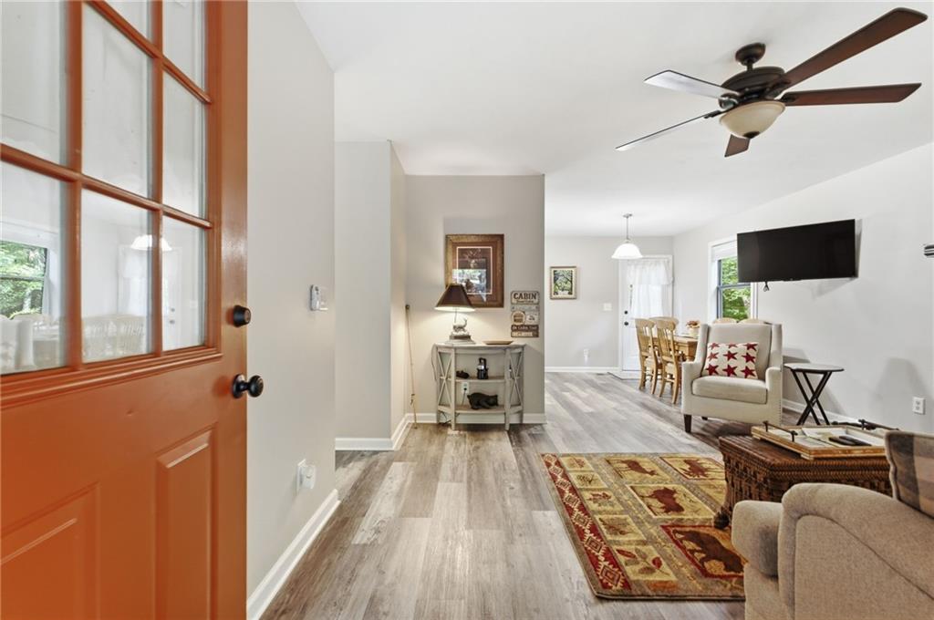 94 Winding Way Property Photo 4