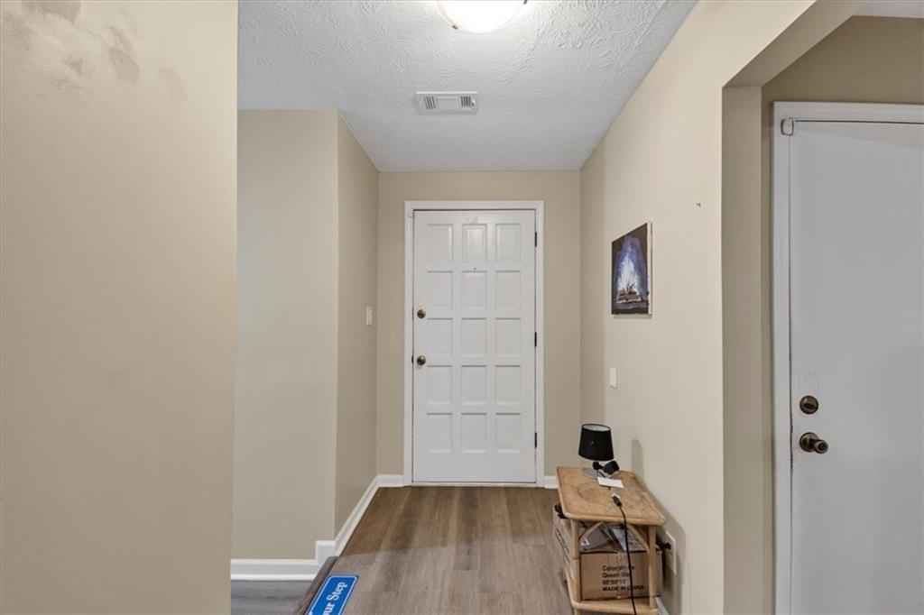 5065 Carole Place Property Photo 9