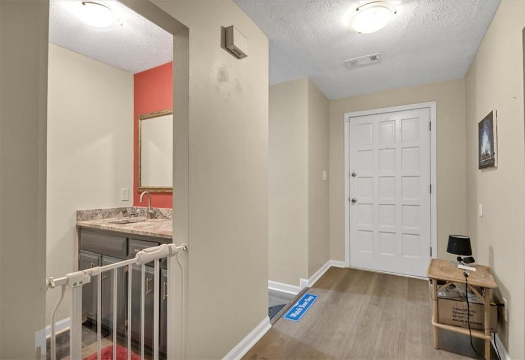 5065 Carole Place Property Photo 10