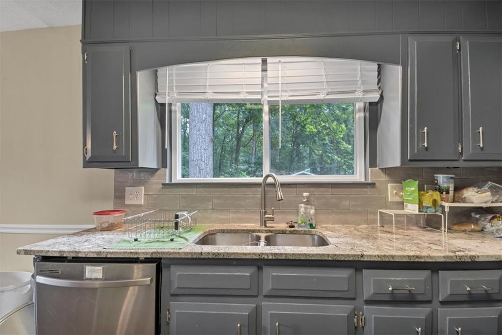5065 Carole Place Property Photo 20