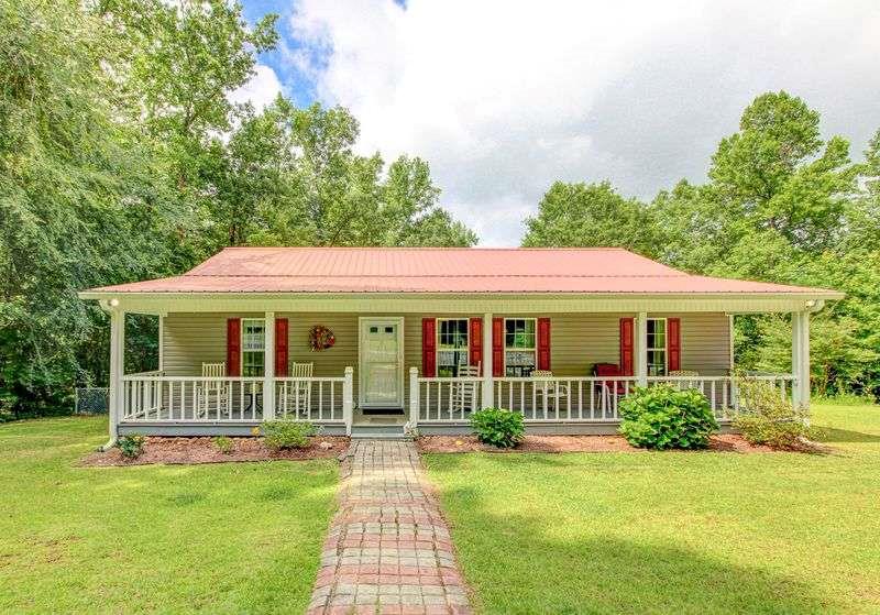 840 Folds Road Property Photo 1