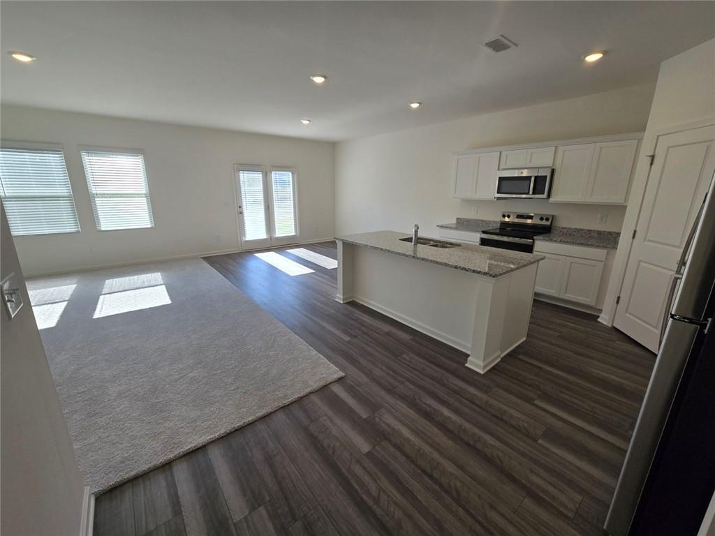 73 Rowlett Place Property Photo 2