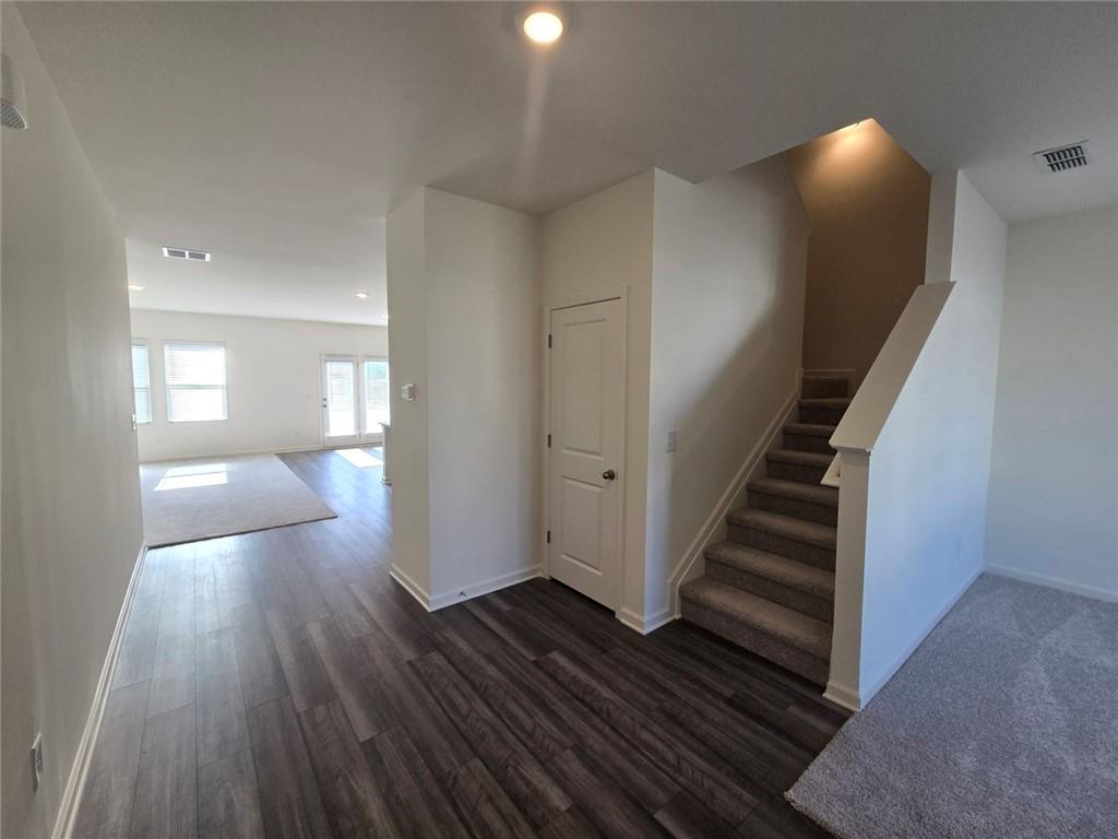 73 Rowlett Place Property Photo 8