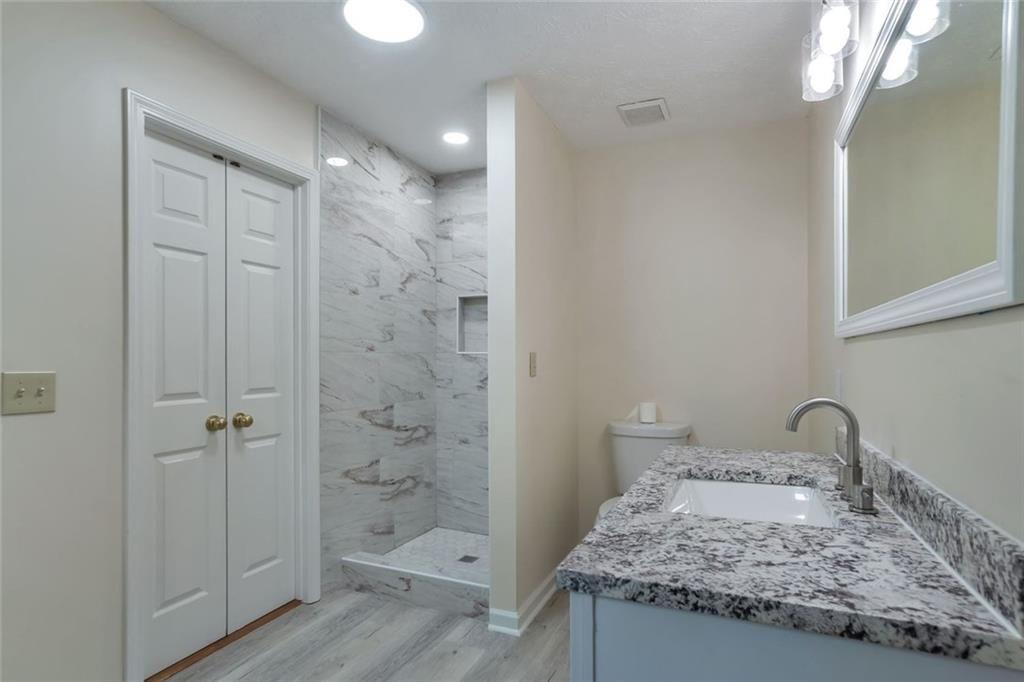 7086 Sir Galahad Way Property Photo 10