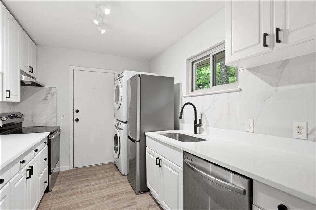 1111 Clairemont Avenue Unit B6 Property Photo 1
