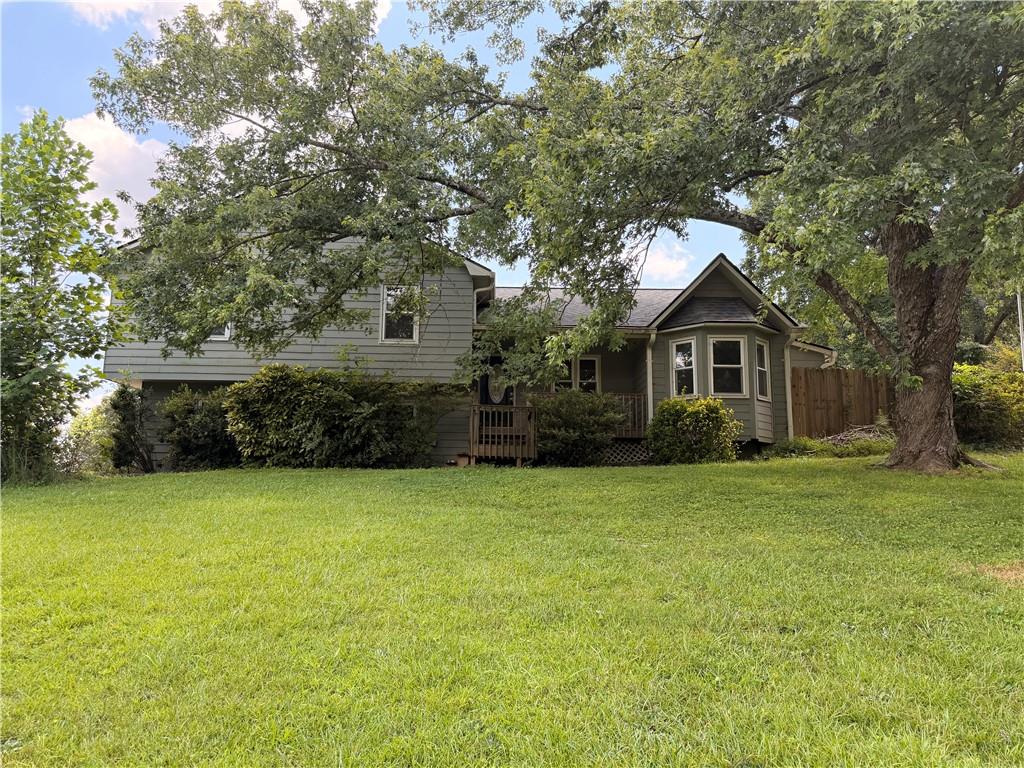 701 Victoria Court Property Photo 1