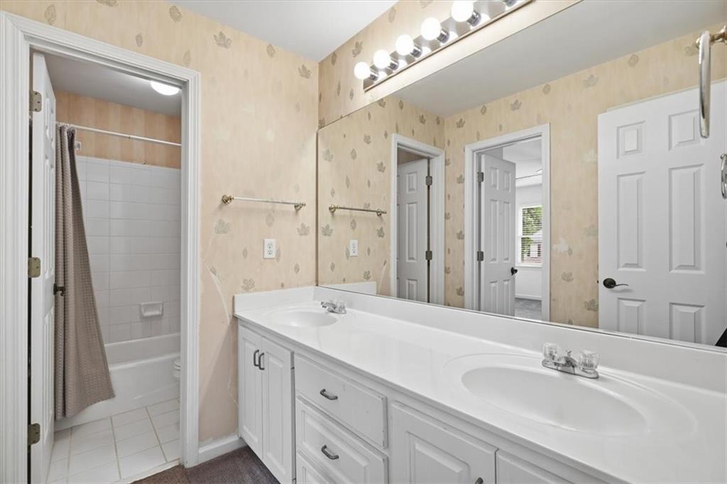 4202 Lansmoore Crossing Property Photo 16