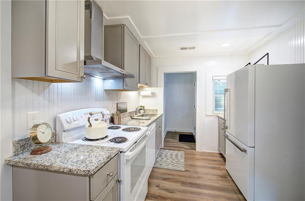 319 S Bartow Street Property Photo 6