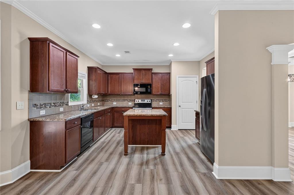 7802961 Property Photo 2