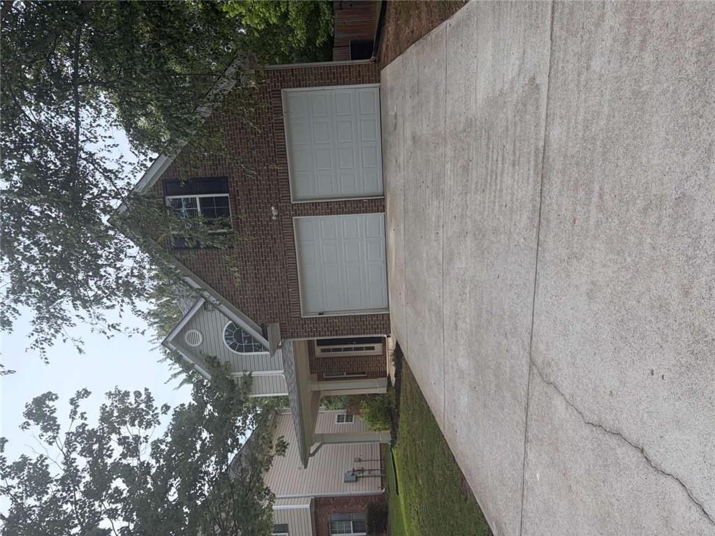 1942 Oakbluff Drive Property Photo 1