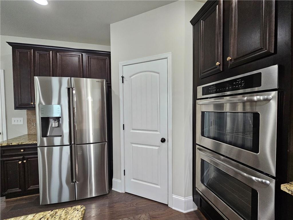 1374 Slate Bend Drive Property Photo 17