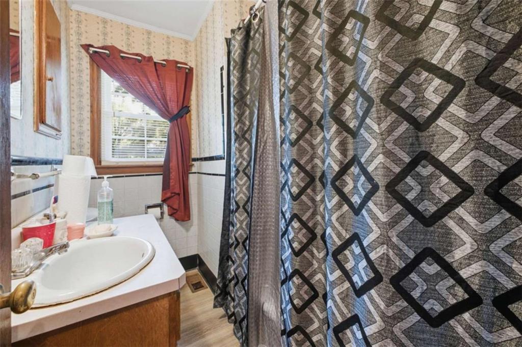 110 Linden Street Property Photo 3