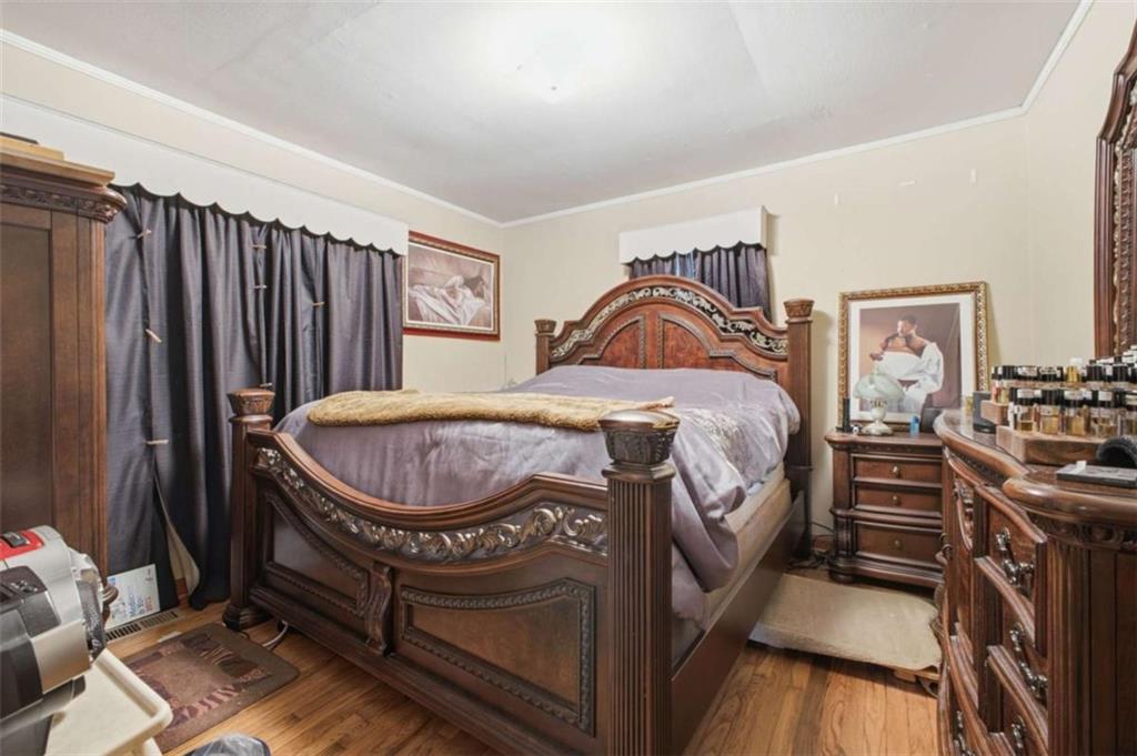 110 Linden Street Property Photo 6