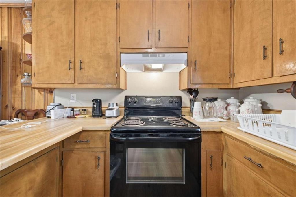 110 Linden Street Property Photo 17