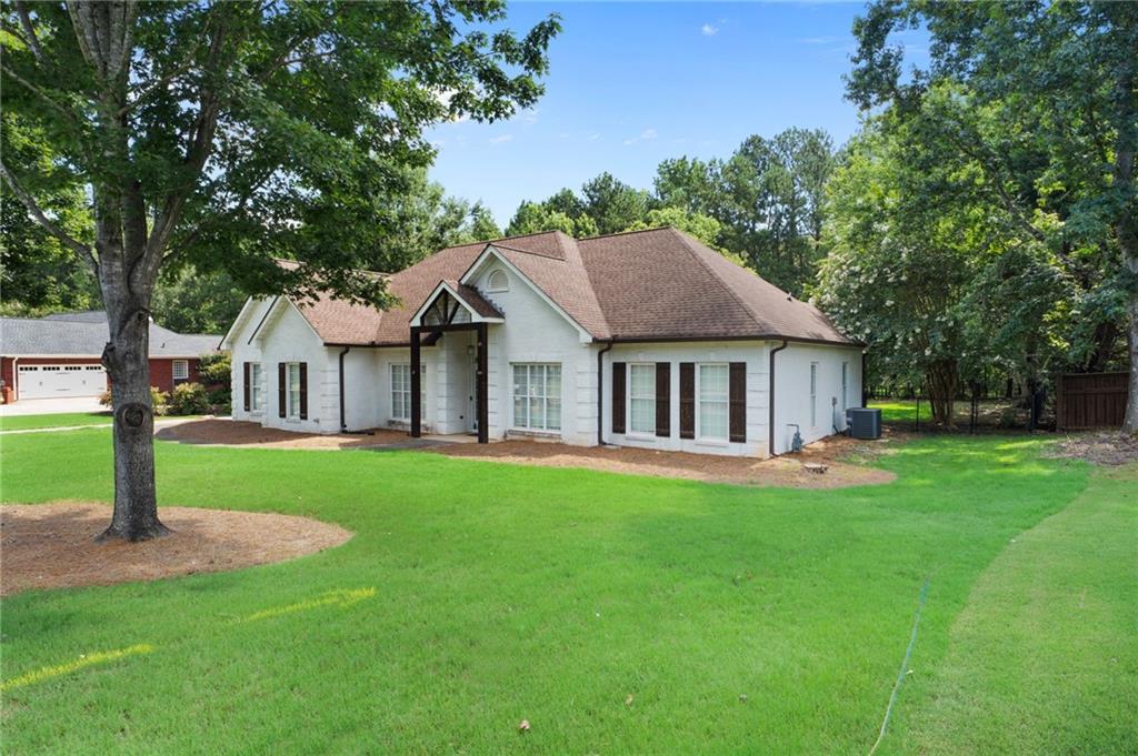 178 Ashley Drive Property Photo 3