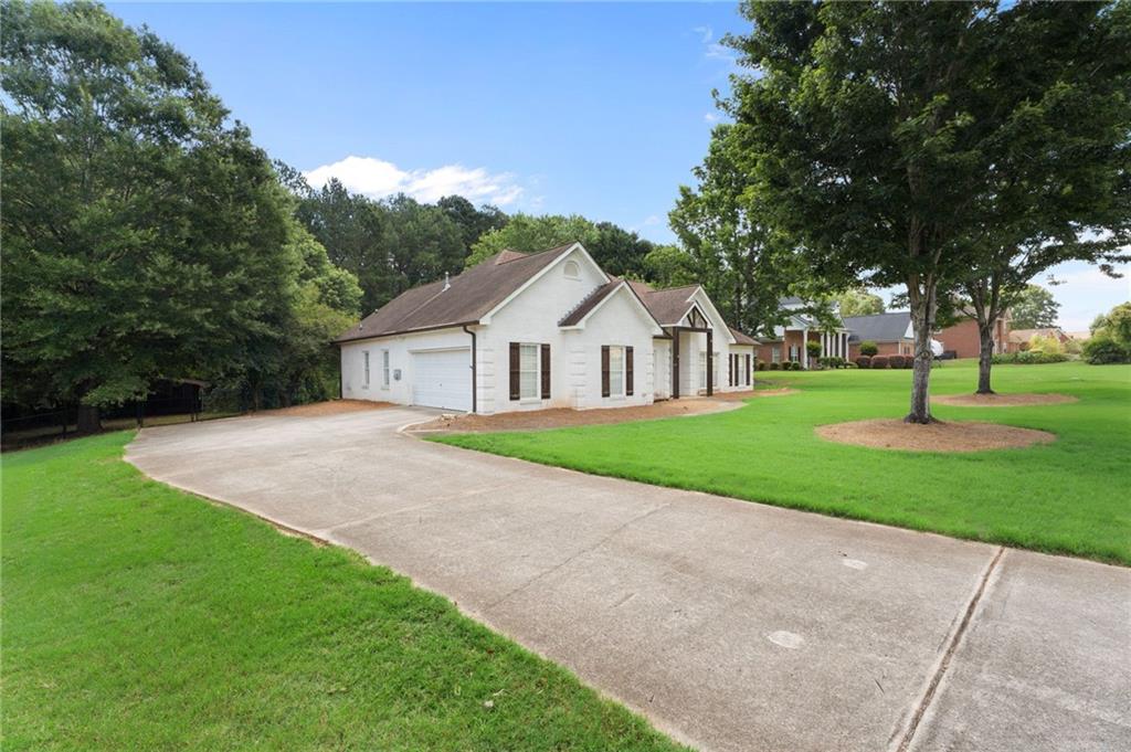 178 Ashley Drive Property Photo 4