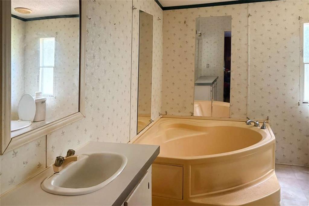 182 Owenby Lane Property Photo 8