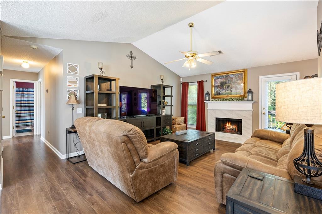 323 Natchez Circle Property Photo 3
