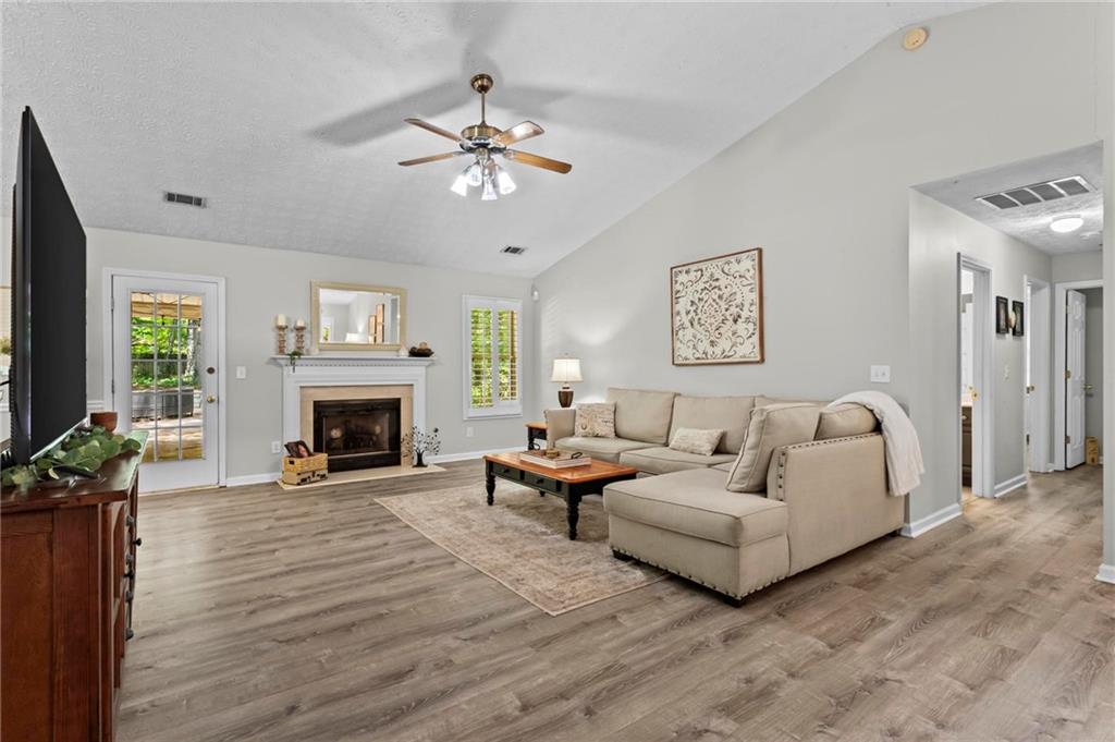 45 Quail Run Property Photo 6